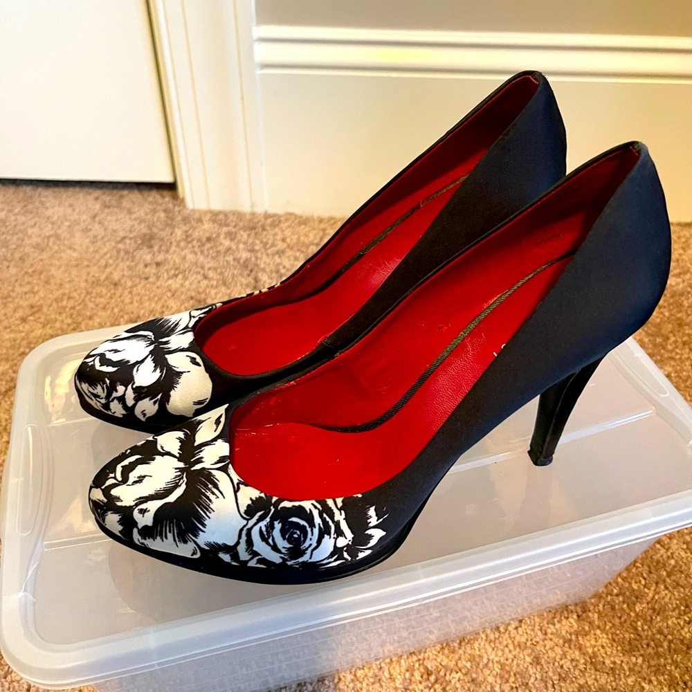 Nine West Black and White Heels
